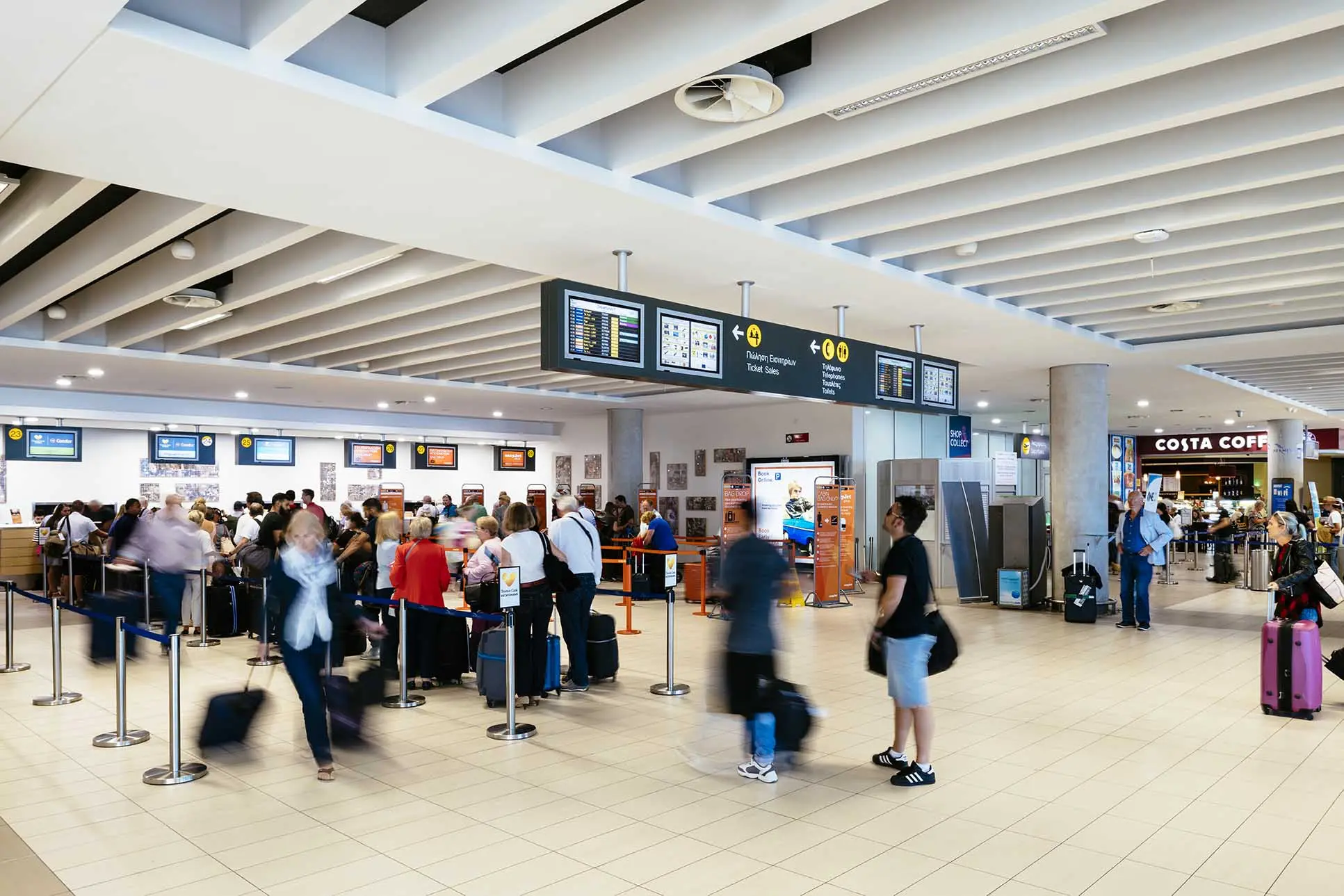 Ρεκόρ επιβατικής κίνησης τον Ιούνιο στα Αεροδρόμια Λάρνακας και Πάφου