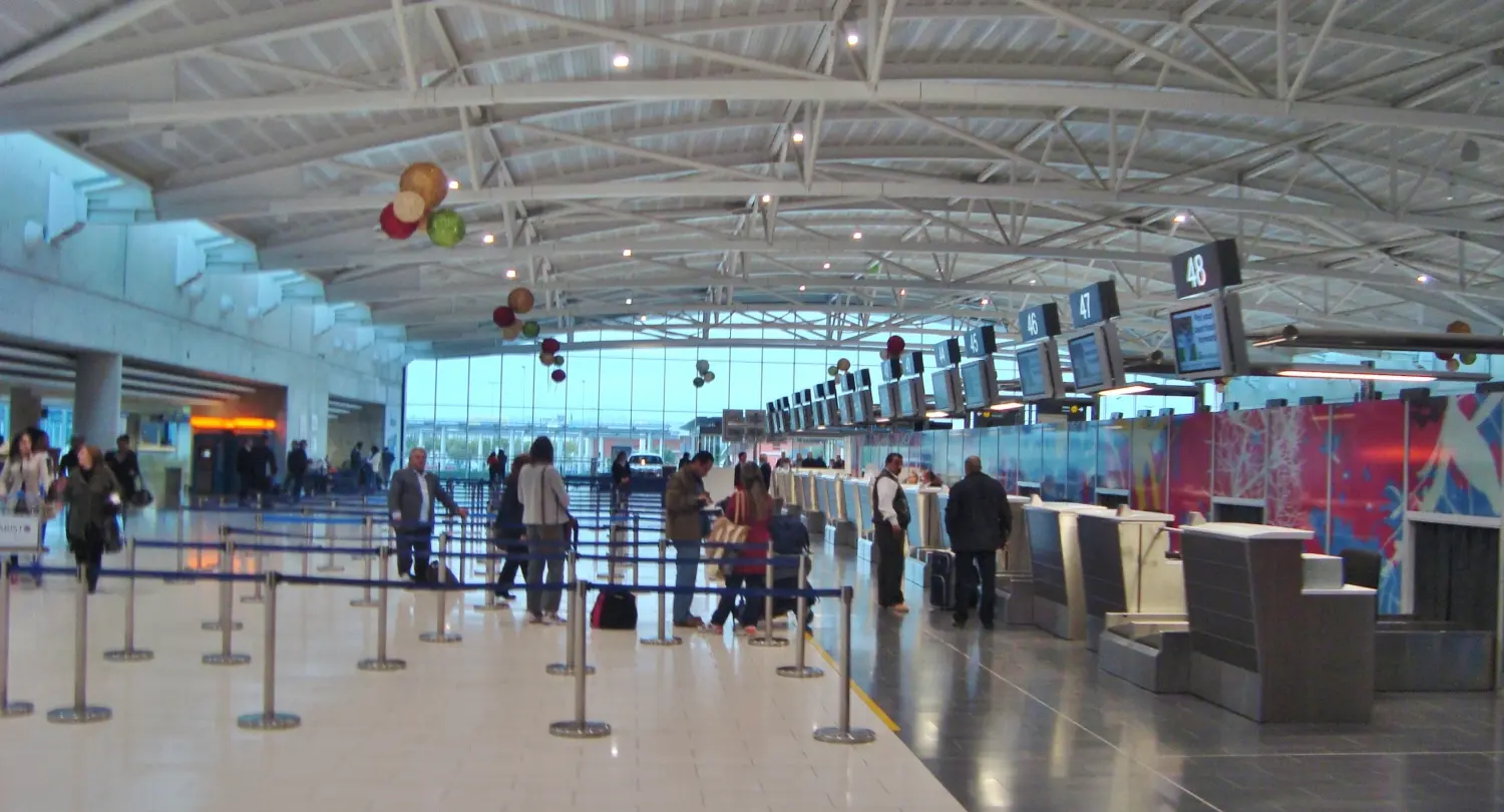 Κυβέρνηση: Τερματίζει διαπραγματεύσεις με Hermes για Φάση 2 στα αεροδρόμια