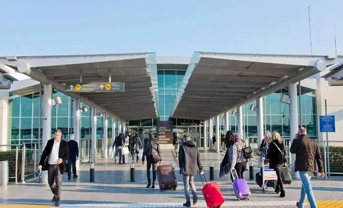 45 χιλιάδες επιβάτες τη μέρα περνούν από τα κυπριακά αεροδρόμια