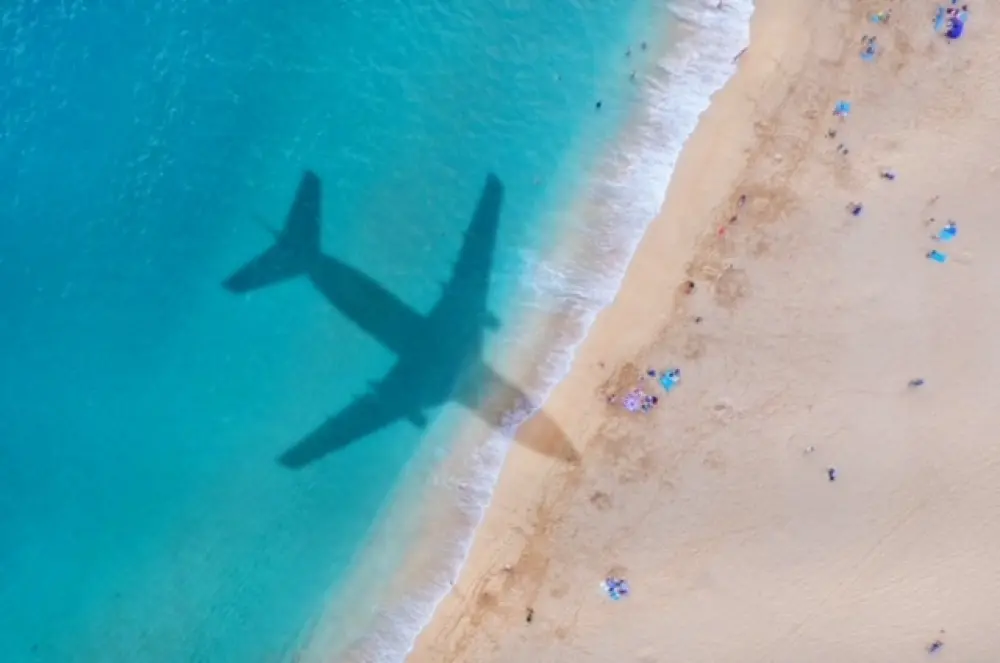 Απογειώθηκε ο τουρισμός τον Σεπτέμβριο - Ρεκόρ εποχών στα αεροδρόμια