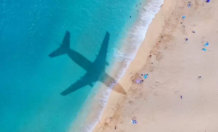 Απογειώθηκε ο τουρισμός τον Σεπτέμβριο - Ρεκόρ εποχών στα αεροδρόμια