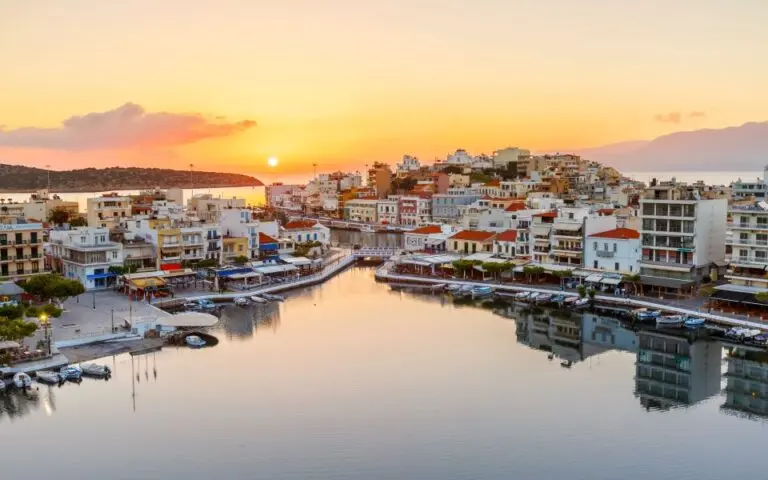 Le Figaro: Αυτά είναι τα κορυφαία ελληνικά νησιά για αγορά ακινήτων
