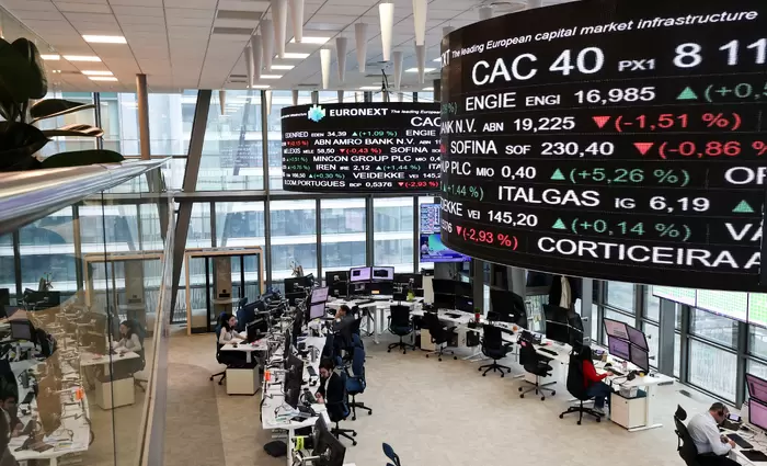 Δημοσκόπηση Bloomberg: Ψαλιδίζονται οι θετικές προσδοκίες για τα ευρωπαϊκά χρηματιστήρια το 2025 (πίνακες)
