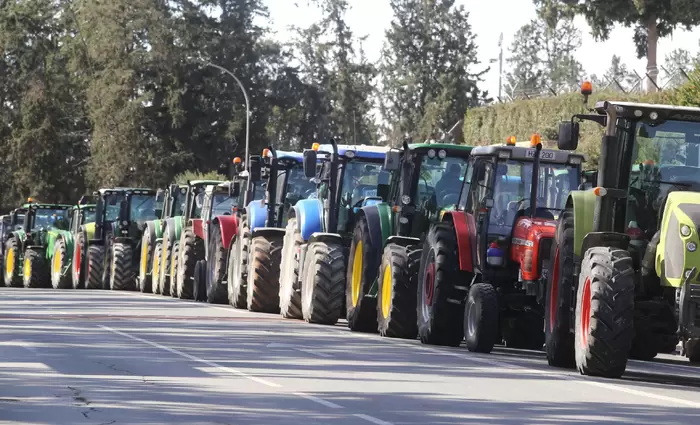 Στους δρόμους και οι αγρότες της ορεινής Πάφου