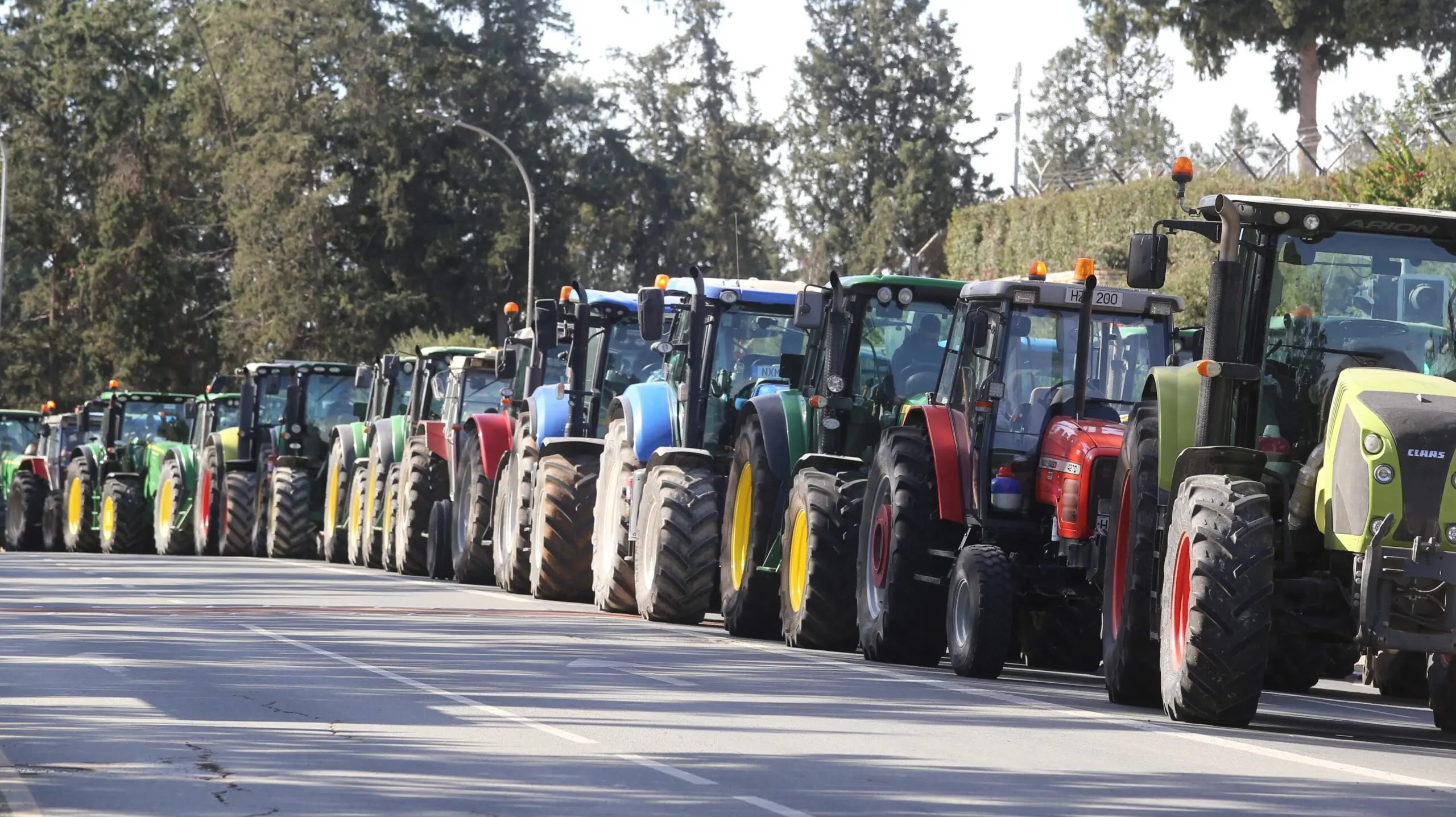 Στους δρόμους και οι αγρότες της ορεινής Πάφου