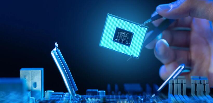 Προς κατάργηση οι περιορισμοί Μπάιντεν στα τσιπς τεχνητής νοημοσύνης