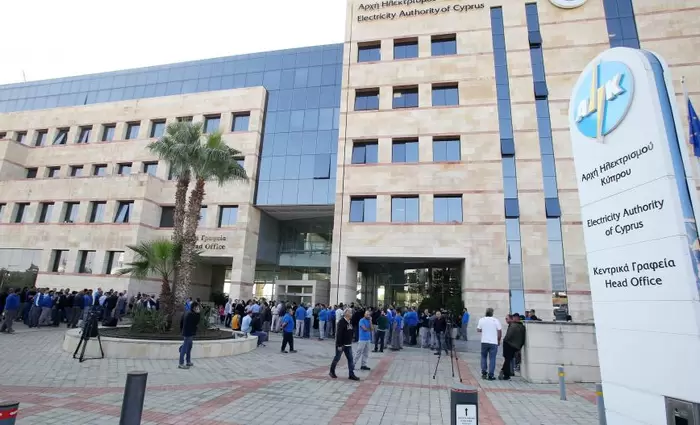 Σε πλήρη εξέλιξη 12ωρη απεργία των εργαζομένων της ΑΗΚ