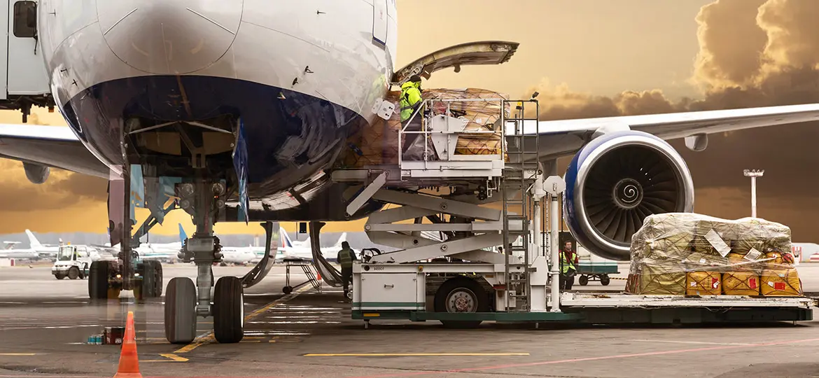 Βουτιά στις αεροπορικές μεταφορές με μείωση πέραν του 78,5%