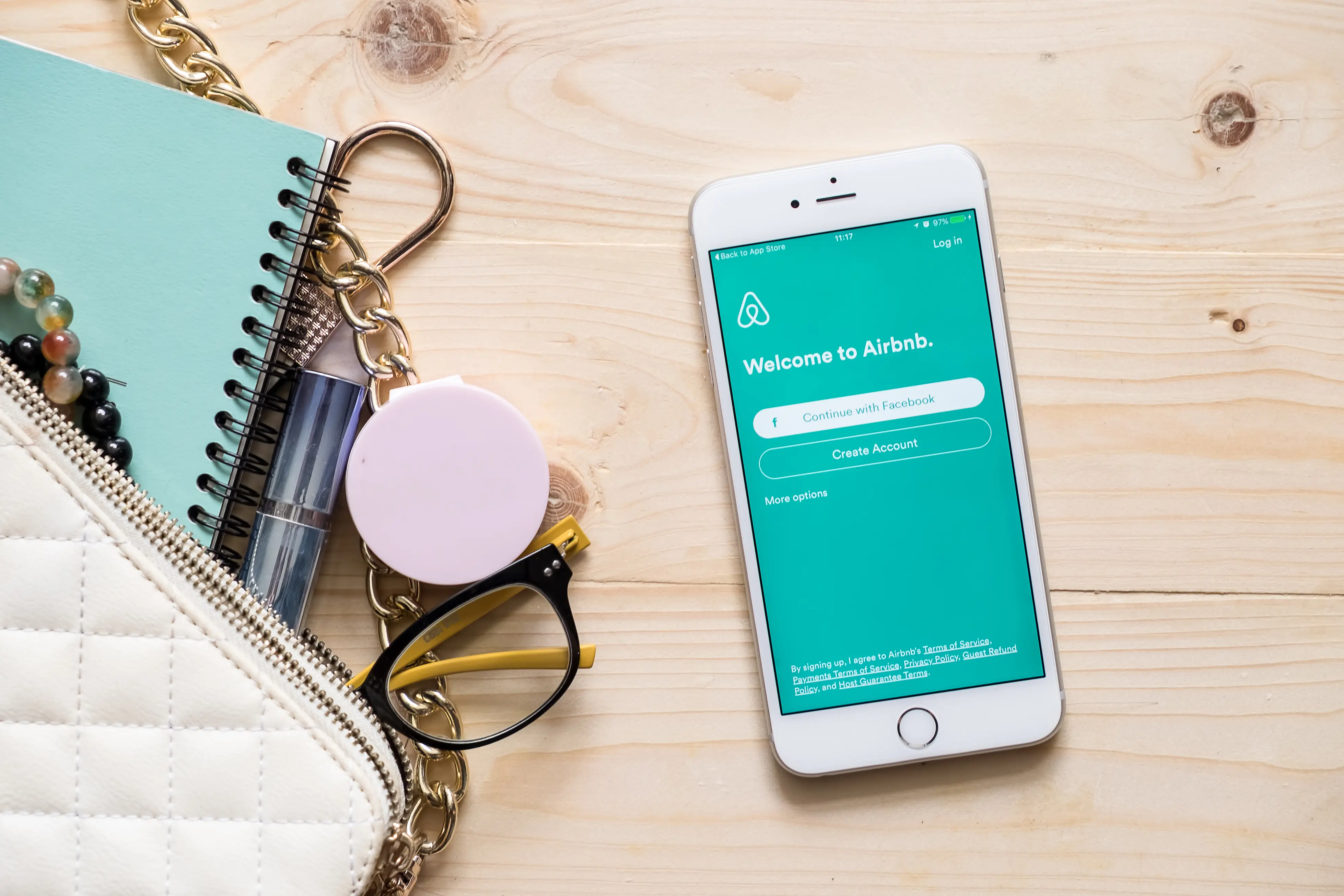 Μπρα ντε φερ στη φιλοξενία - Ξενοδόχοι και ιδιοκτήτες Airbnb σε τροχιά σύγκρουσης