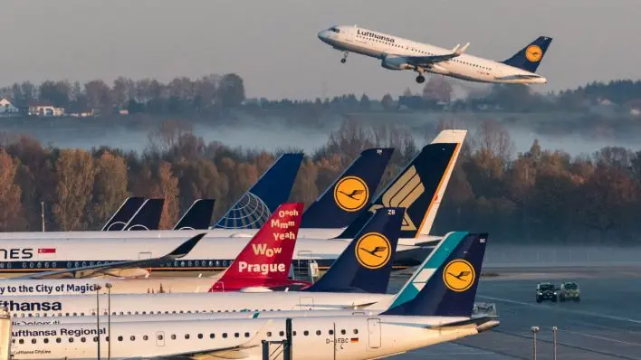 Παραλύουν οι αεροπορικές εταιρείες παγκοσμίως;