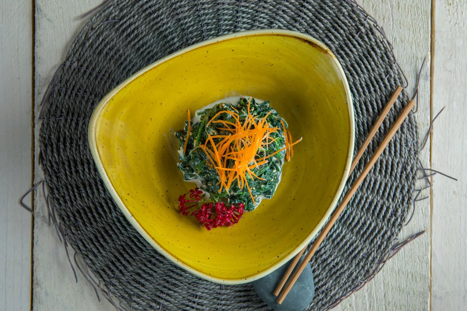 Νέα vegetarian πιάτα από το Akakiko και το Ελληνικό Ουζομεζεδοπωλείον