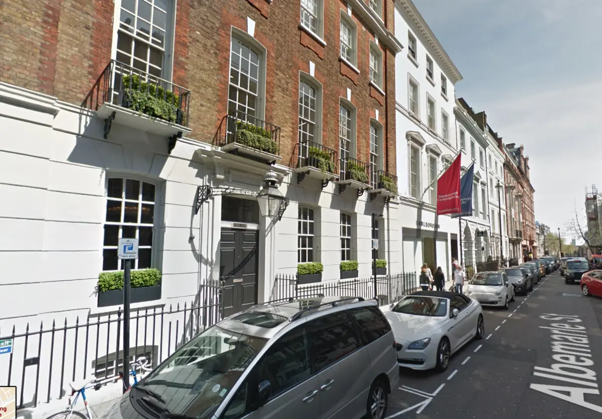 Πέφτουν κατακόρυφα οι τιμές των σπιτιών στη Βρετανία