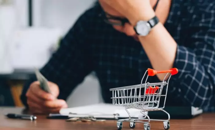 Κραυγή απόγνωσης από νοικοκυριά: «Δεν τα βγάζουμε πέρα» λένε οι 4 στους 10