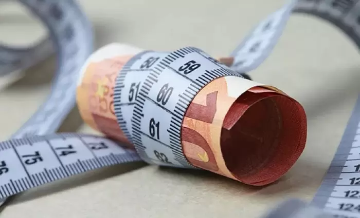 Το παράδοξο των «νέων» μέτρων κατά της ακρίβειας