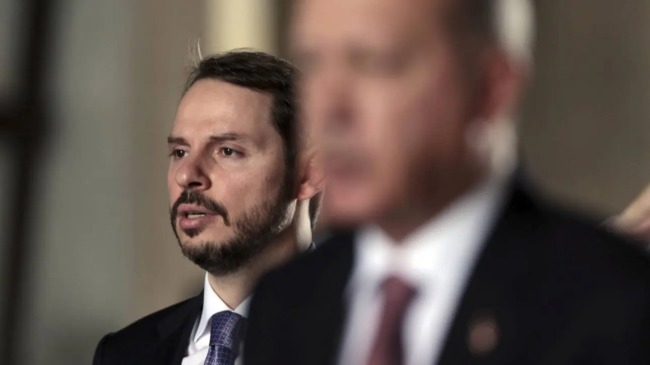 Έσπασε τη σιωπή του ο γαμπρός του Ερντογάν