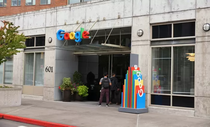 Alphabet: Ιστορική έκδοση 100ετούς ομολόγου και άνοιγμα σε στερλίνα και ελβετικό φράγκο μετά το mega deal των $20 δισ.