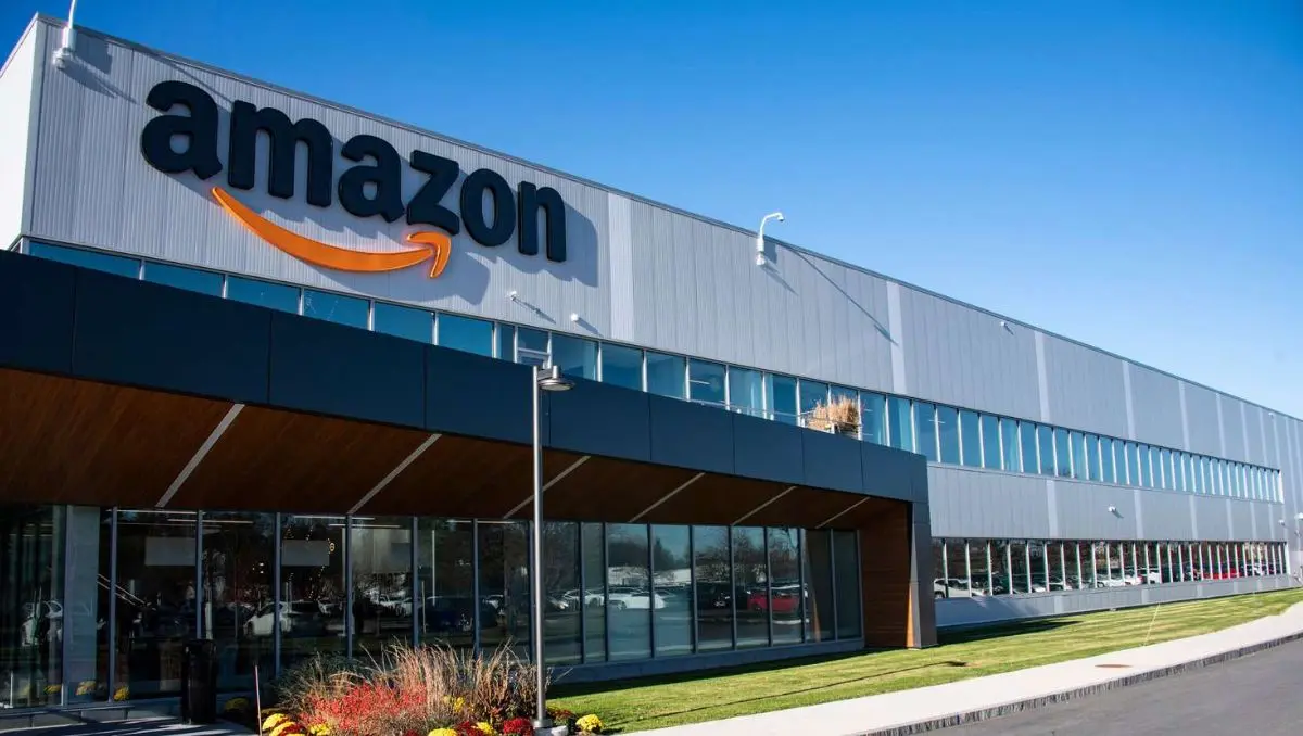 Amazon: Αυξάνει τις τιμές σε καθημερινά είδη εν μέσω δασμών