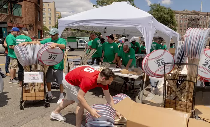 Πάνω από 4 στους 10 Αμερικανούς βλέπουν μείωση στο πραγματικό τους εισόδημα