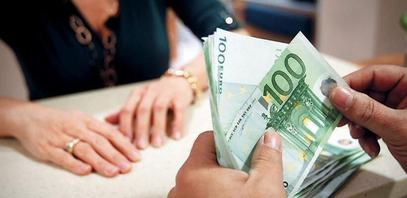 ΕΤΥΚ: Να θερμομετρούνται όλοι οι πελάτες πριν μπουν στις τράπεζες