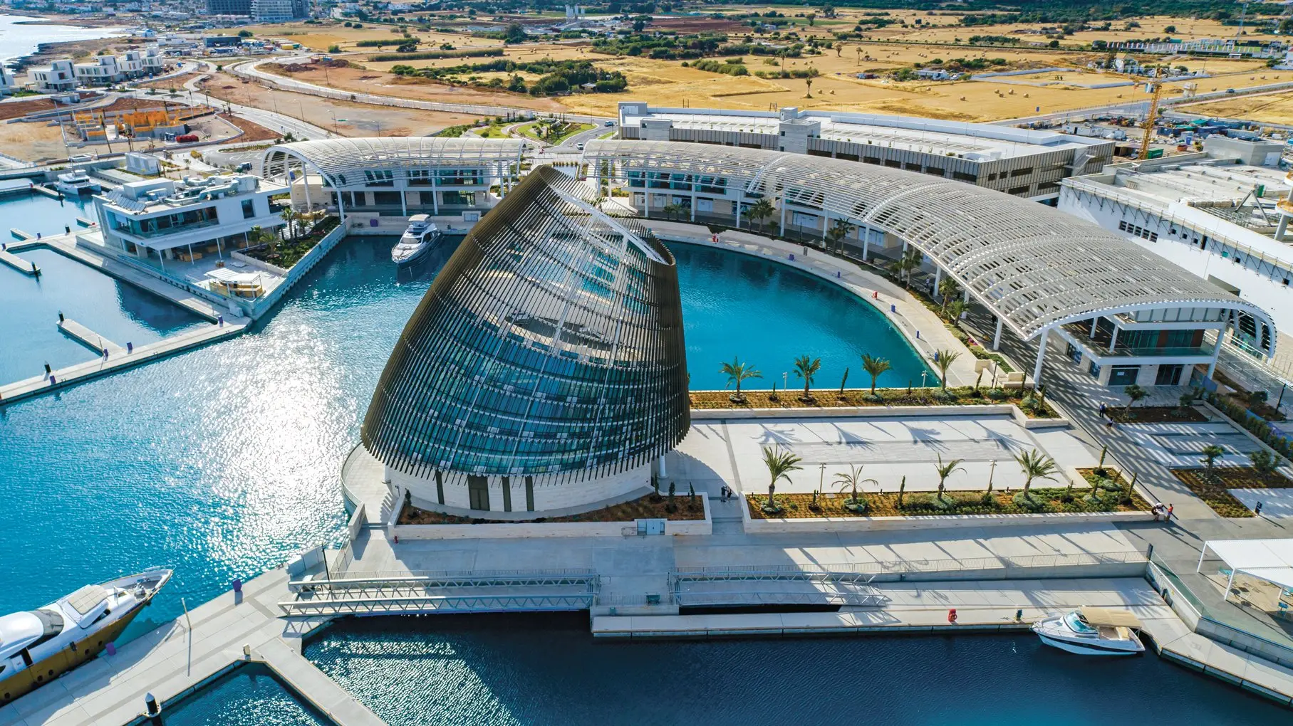 Έφτασαν 30 σκάφη από το Λίβανο στη Μαρίνα Αγίας Νάπας