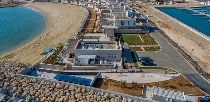 Η εμπορική ζώνη της Mαρίνας της Αγίας Νάπας ανοικτή για το κοινό