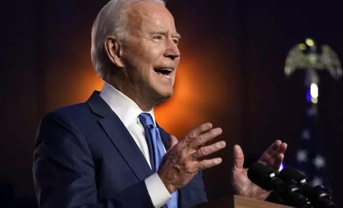 Σχέδιο μαμμούθ $3 τρισ  για τόνωση της οικονομίας επεξεργάζεται ο Μπάιντεν