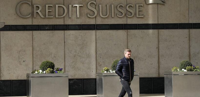 Χιλιάδες απολύσεις φέρνει η εξαγορά της Credit Suisse από τη UBS