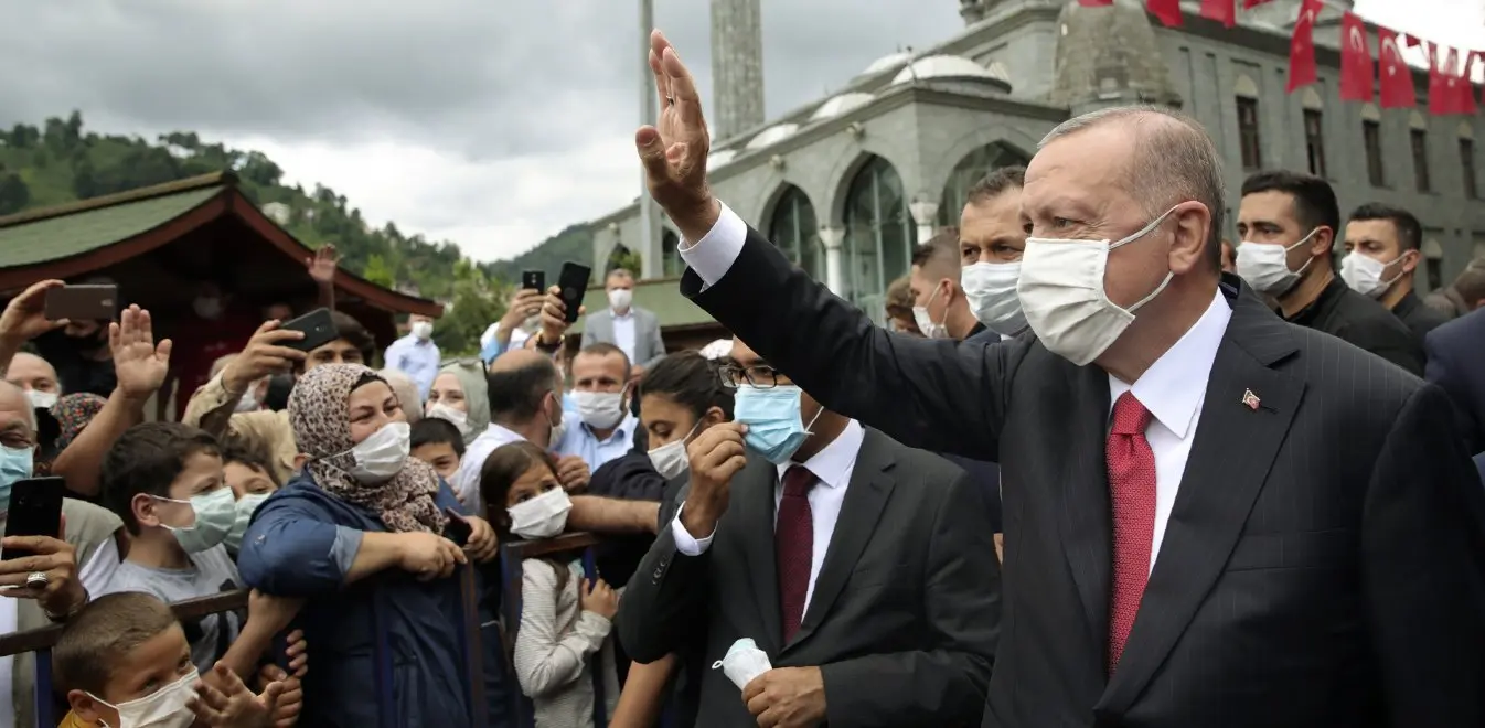 FT: Ο ανεξέλεγκτος Ερντογάν μπορεί να οδηγήσει την Τουρκία σε capital controls