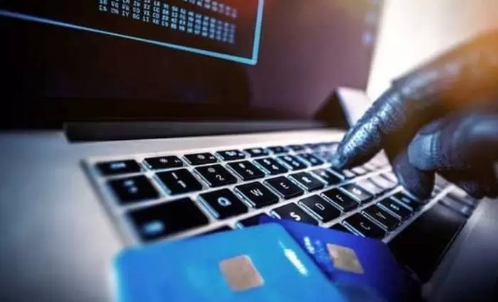 Μεγάλη απάτη με πιστωτικές κάρτες - Έτσι βρίσκουν το PIN!