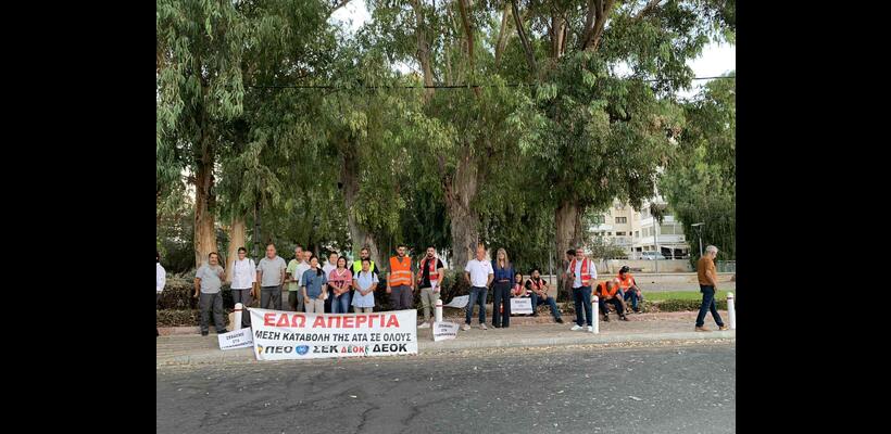 Αυθόρμητη απεργία σε τρία ξενοδοχεία στη Λεμεσό για τις συμβάσεις