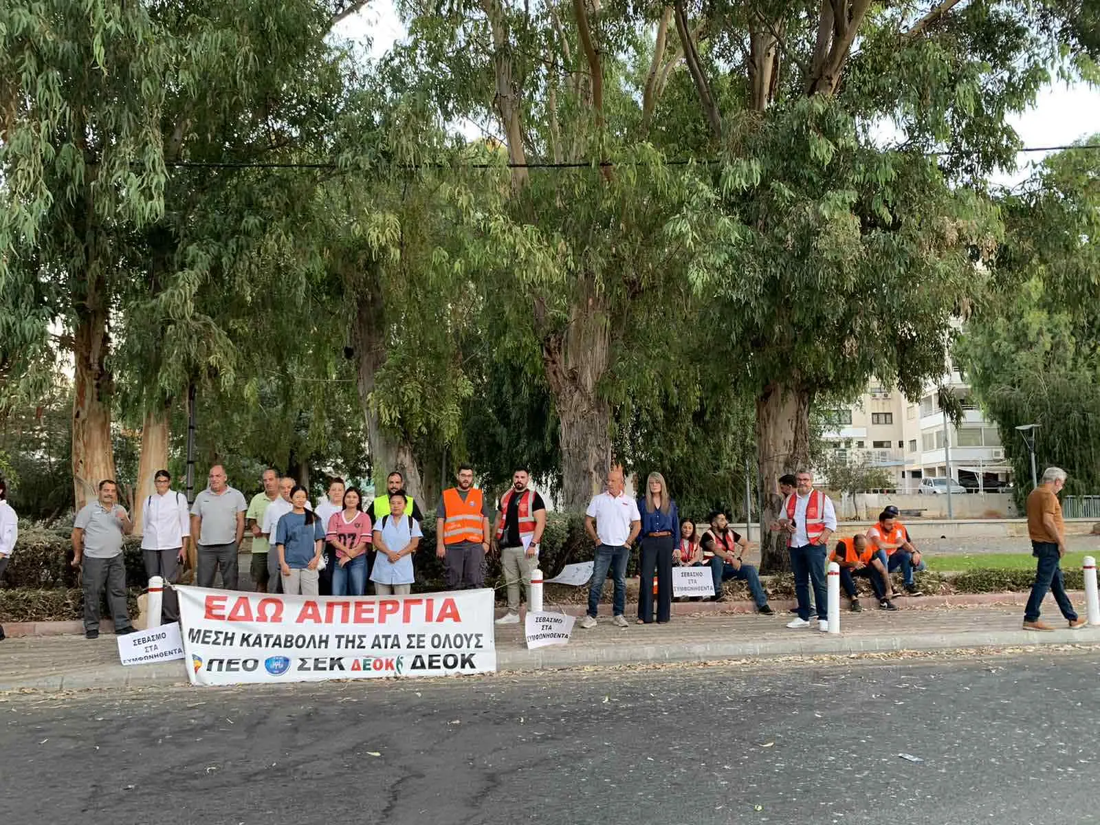 Αυθόρμητη απεργία σε τρία ξενοδοχεία στη Λεμεσό για τις συμβάσεις