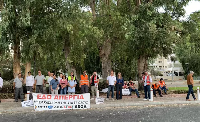 Αυθόρμητη απεργία σε τρία ξενοδοχεία στη Λεμεσό για τις συμβάσεις