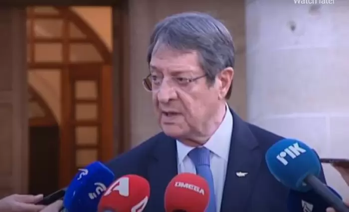 Η δήλωση Αναστασιάδη για το βραχιολάκι στους ανεμβολίαστους (ΒΙΝΤΕΟ)