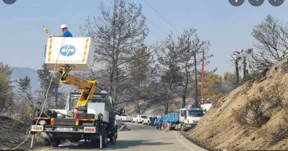 ΑΗΚ – Πυρκαγιά: «Προσοχή να μην έχουμε δυστυχήματα από ηλεκτροπληξία»