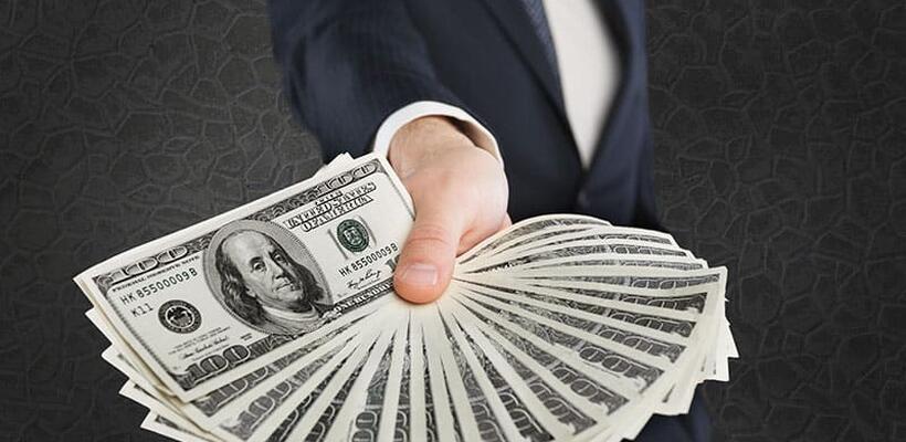 Οι πλούσιοι του πλανήτη έγιναν κατά 25% πλουσιότεροι