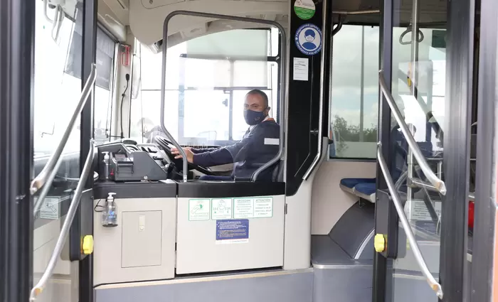 Πορεία εργαζομένων στα λεωφορεία