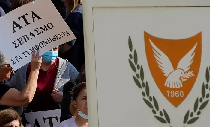 Η ΑΤΑ φέρνει παναπεργία - Σκληραίνει η αντιπαράθεση