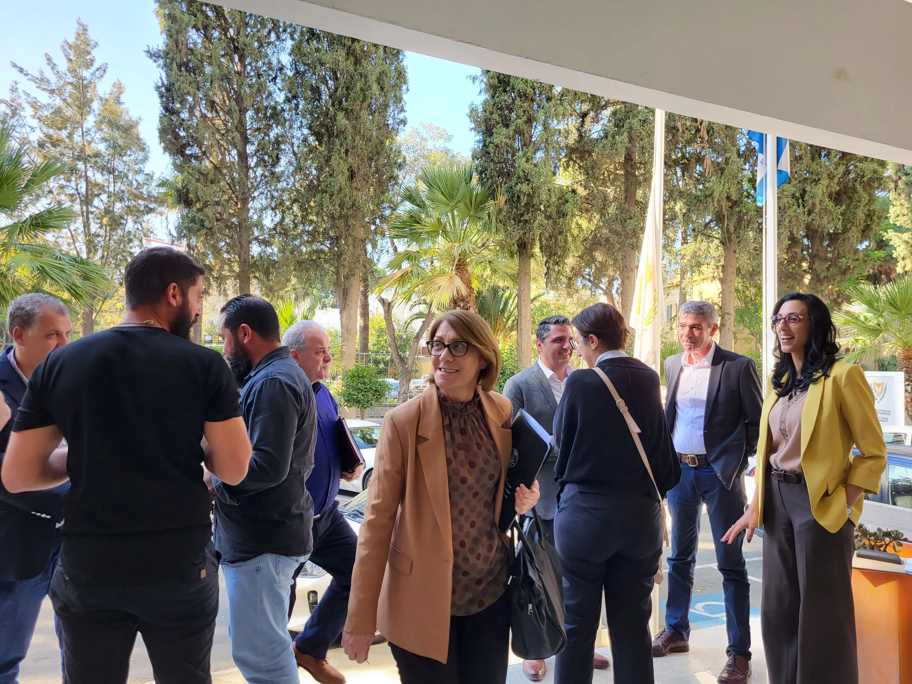 Ξεκίνησε με ΠΕΟ τις κατ' ιδίαν συναντήσεις για ΑΤΑ ο Υπουργός Εργασίας