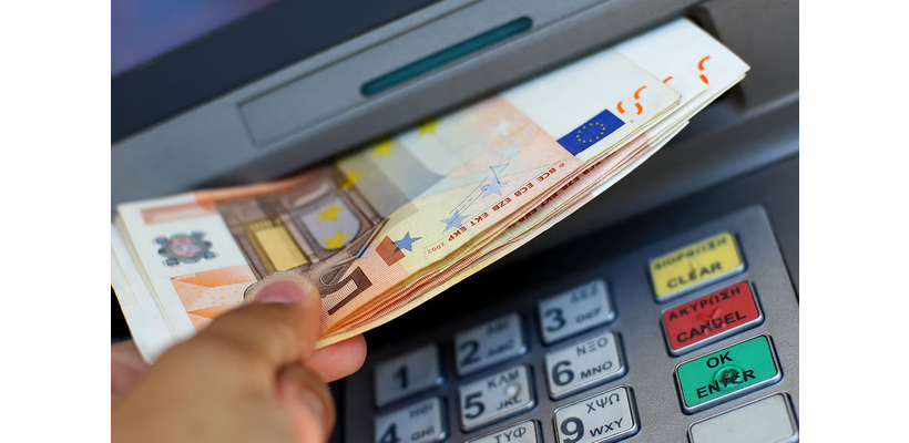 Αναλήψεις €2,5 δισ. σε έξι μήνες από κυπριακά ATMs – Ανεβαίνει και η χρήση POS για μετρητά