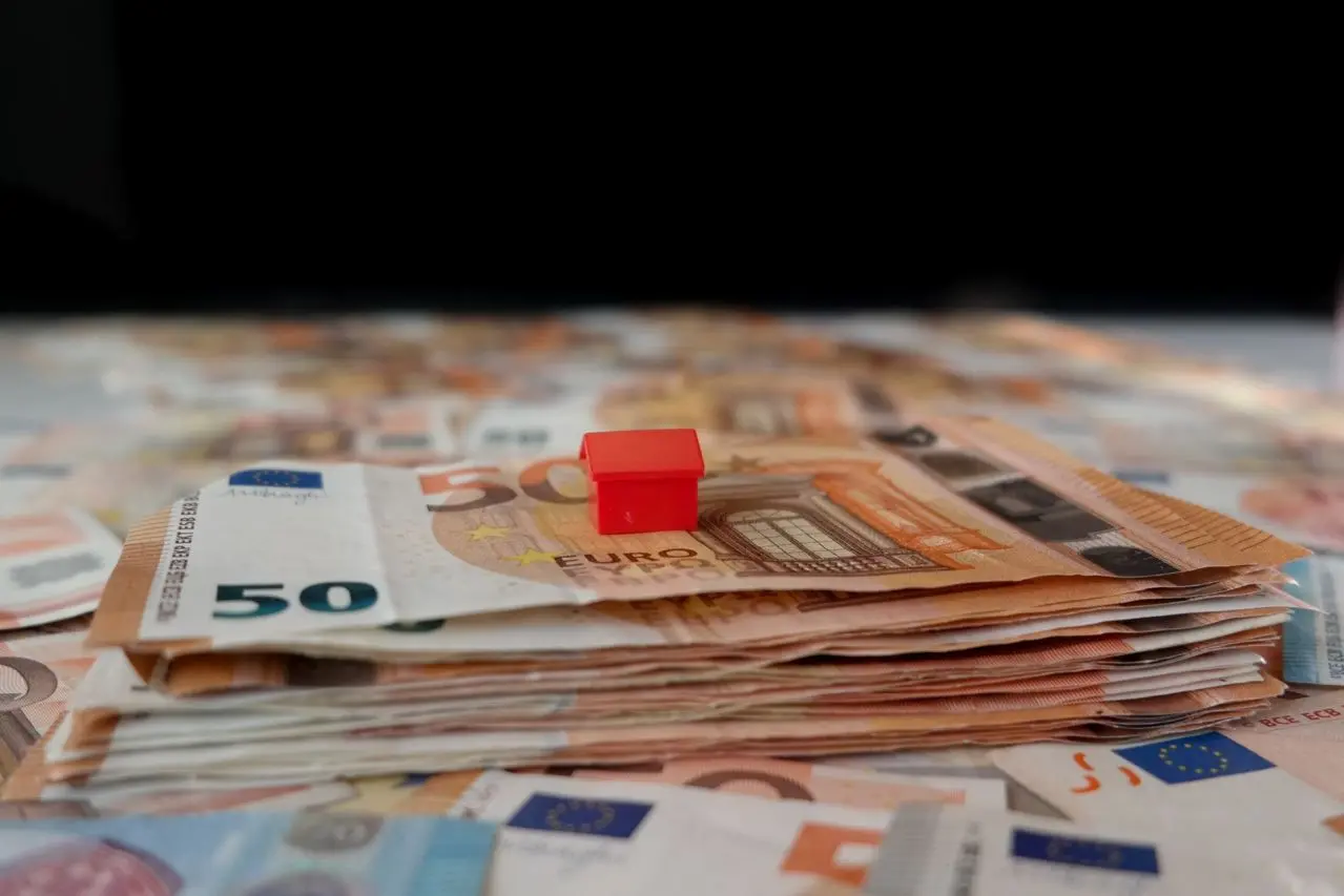 Μειώθηκαν κατά €32 εκ. στα €2,69 δισ. οι μη εξυπηρετούμενες χορηγήσεις τον Οκτώβριο