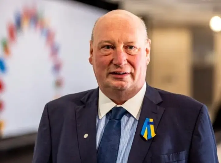 Απολύθηκε ανώτερος αξιωματούχος της Κομισιόν μετά από έρευνα που συνδέεται με το Κατάρ