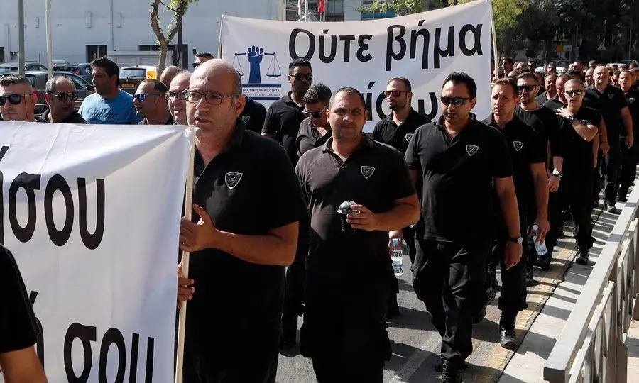 Απορρίπτουν οι δεσμοφύλακες την πρόταση του Αναστασιάδη