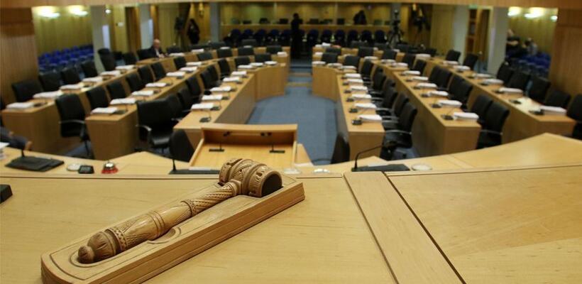 Δύο προτάσεις πέρασαν και δύο πήραν παράταση για τις εκποιήσεις