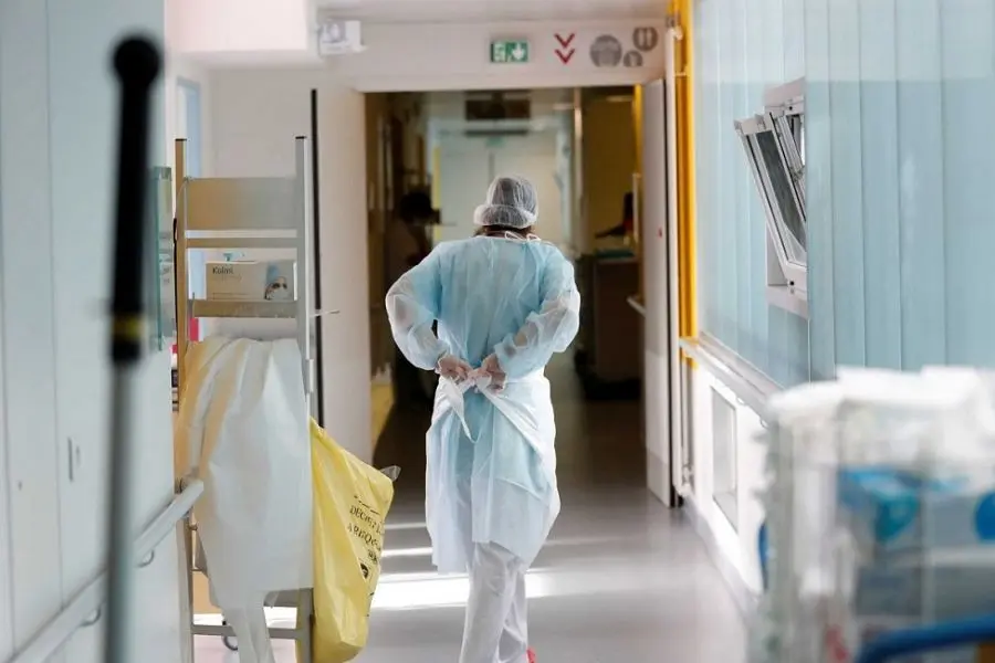 Παραλύουν τα δημόσια νοσηλευτήρια - Σε ισχύ η 48ωρη απεργία των γιατρών