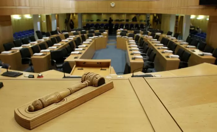 Τελευταία συνεδρία της Ολομέλειας της Βουλής