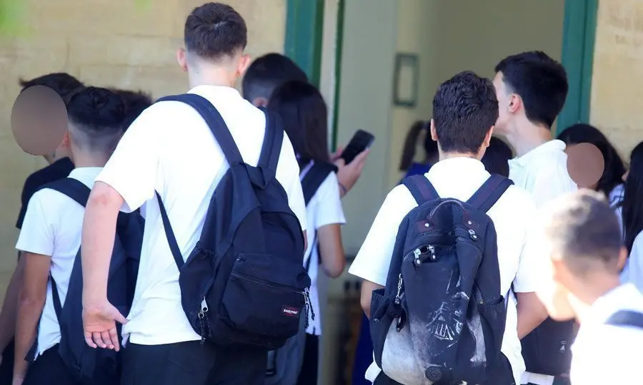 Πρώτο κουδούνι σήμερα για τους μαθητές μέσης εκπαίδευσης