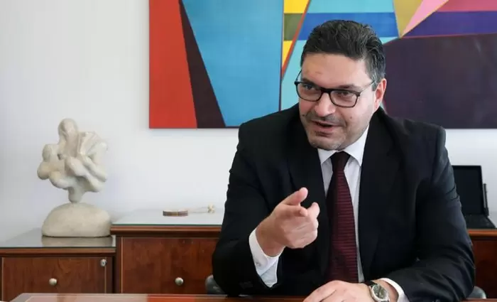 Θετικός για την επιδότηση οικογενειών που θα φιλοξενούν Ουκρανούς πρόσφυγες