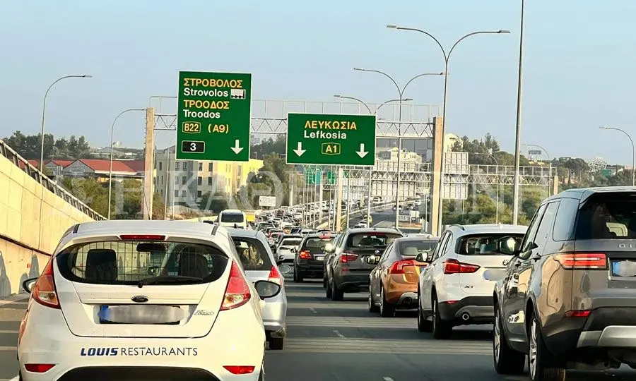 Μειώθηκε η πρωινή κυκλοφορία οχημάτων στην είσοδο Λευκωσίας