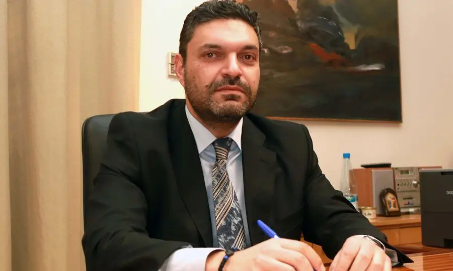 ΥΠΟΙΚ: Αυτοί είναι οι λόγοι για τη σταθερή αξιολόγηση από Fitch