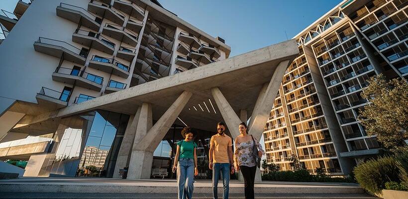 Εστίες ή διαμέρισμα; Πού κυμαίνονται οι τιμές για τη φοιτητική στέγη στην Κύπρο (vid)
